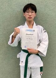 Zehn Jahre Judo – DaHo Jung für langjährige Mitgliedschaft geehrt
